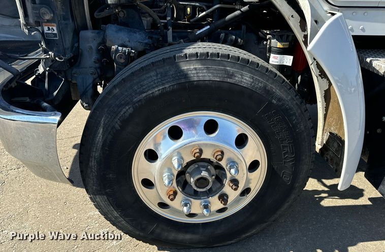 image for item DV1962 2016 Kenworth T370 semi truck