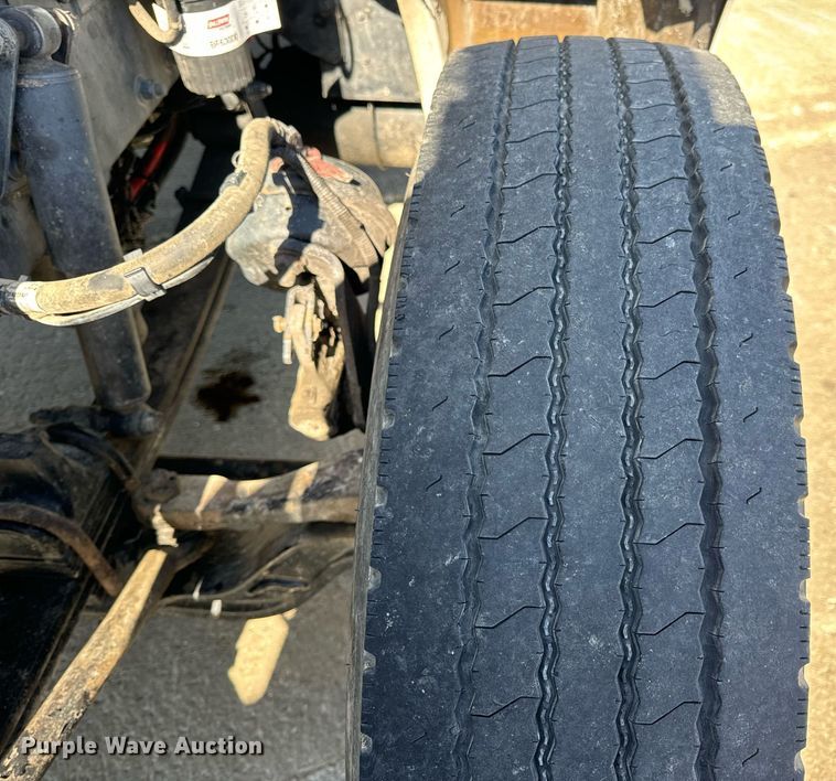 image for item DV1962 2016 Kenworth T370 semi truck