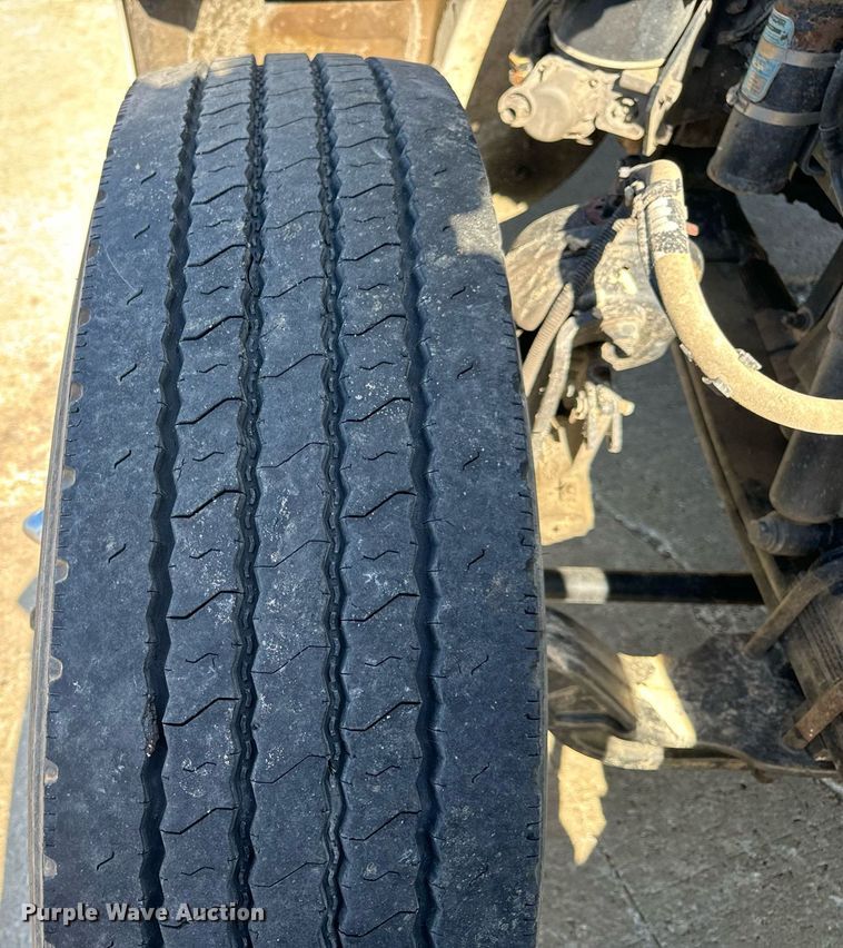 image for item DV1962 2016 Kenworth T370 semi truck