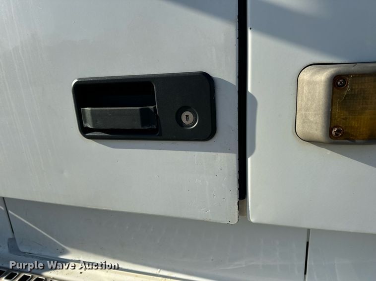 image for item DV1963 1999 Volvo VN semi truck