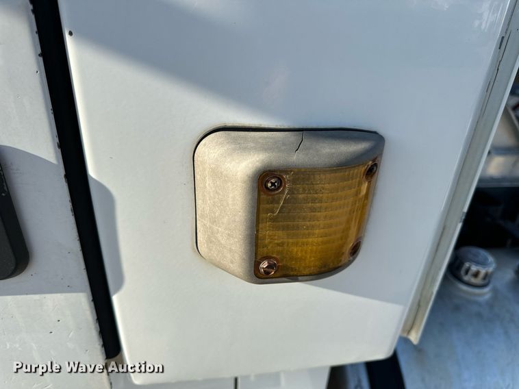 image for item DV1963 1999 Volvo VN semi truck