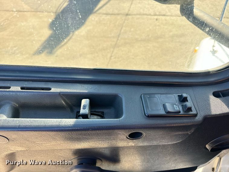 image for item DV1963 1999 Volvo VN semi truck