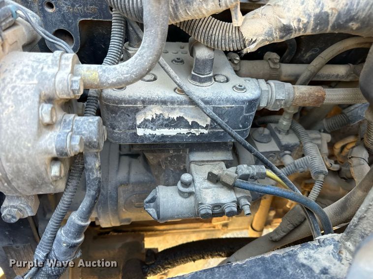 image for item DV1963 1999 Volvo VN semi truck