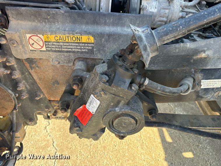 image for item DV1963 1999 Volvo VN semi truck