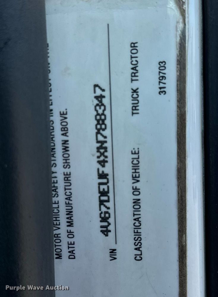 image for item DV1963 1999 Volvo VN semi truck