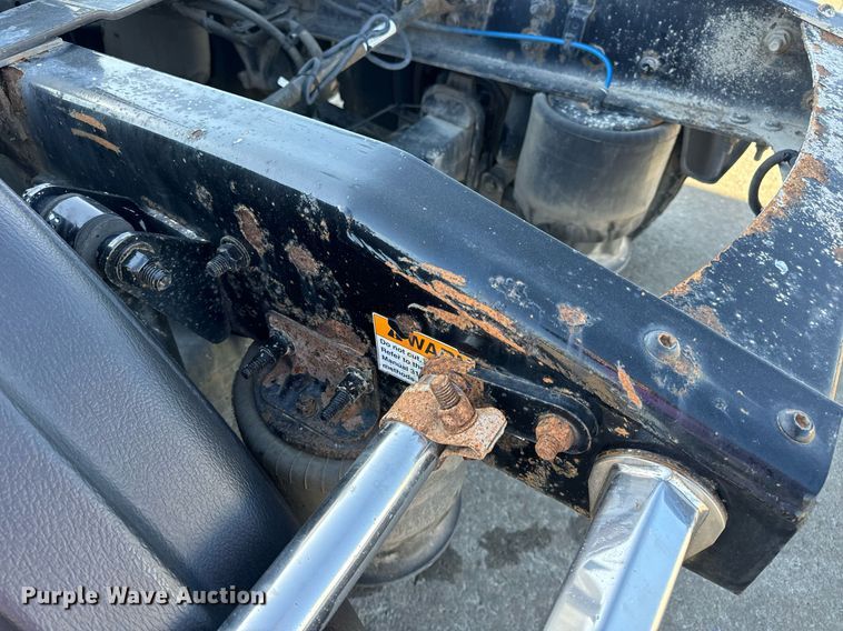 image for item DV1964 2016 Freightliner Cascadia semi truck