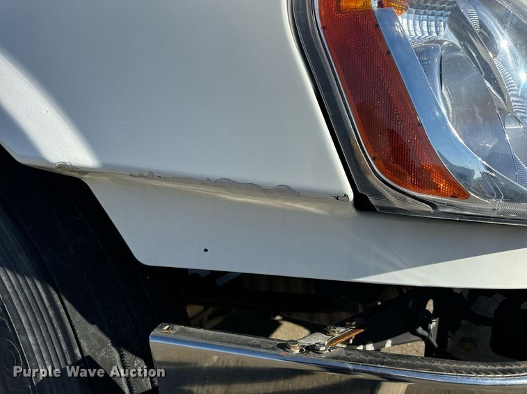 image for item DV1964 2016 Freightliner Cascadia semi truck