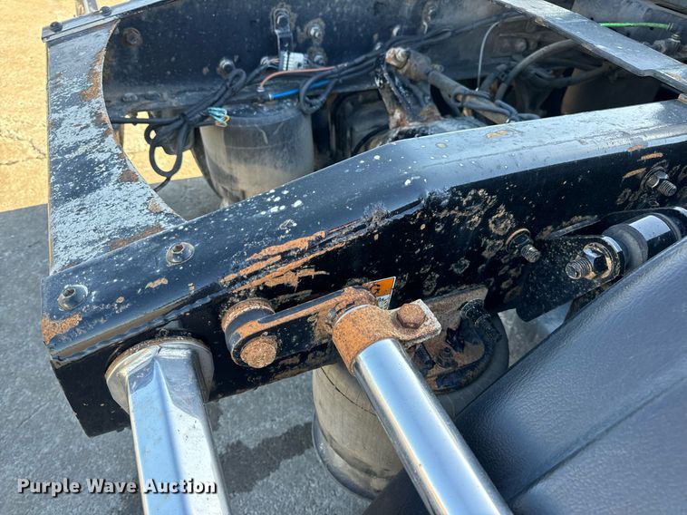 image for item DV1964 2016 Freightliner Cascadia semi truck