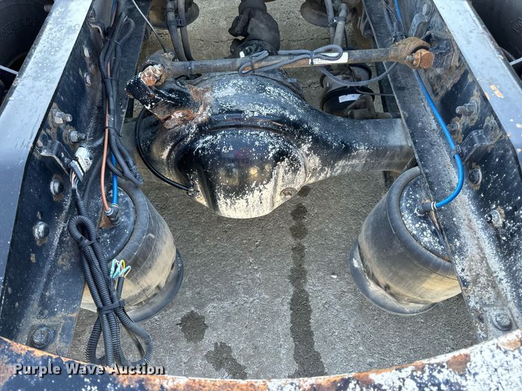 image for item DV1964 2016 Freightliner Cascadia semi truck