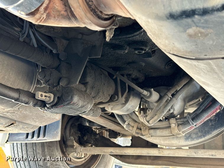 image for item DV1964 2016 Freightliner Cascadia semi truck