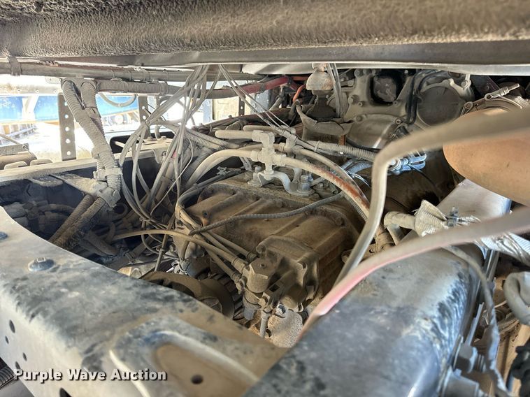 image for item DV1964 2016 Freightliner Cascadia semi truck