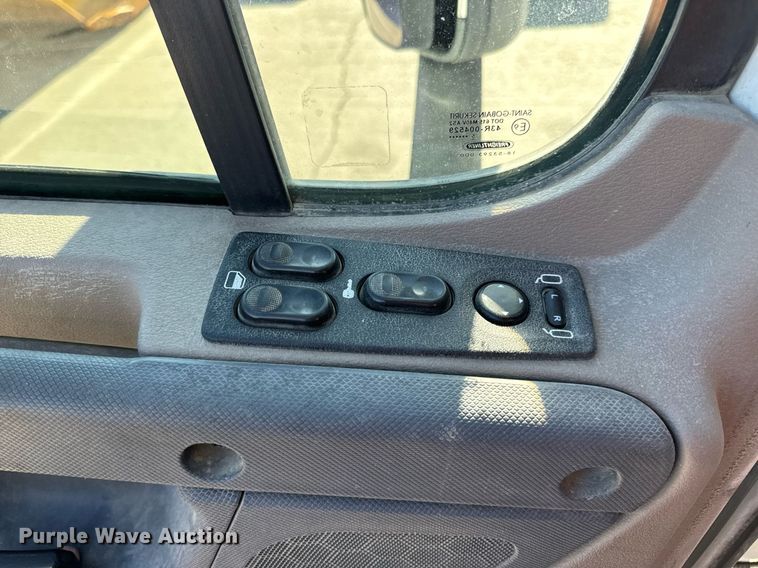 image for item DV1964 2016 Freightliner Cascadia semi truck