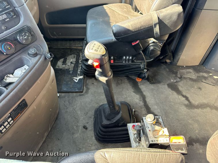 image for item DV1964 2016 Freightliner Cascadia semi truck