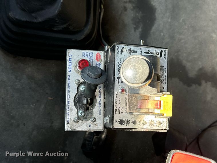 image for item DV1964 2016 Freightliner Cascadia semi truck