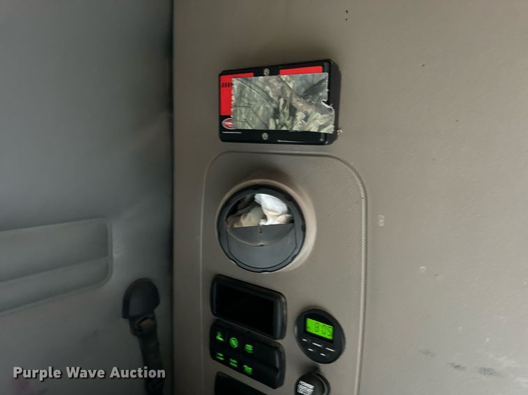 image for item DV1964 2016 Freightliner Cascadia semi truck