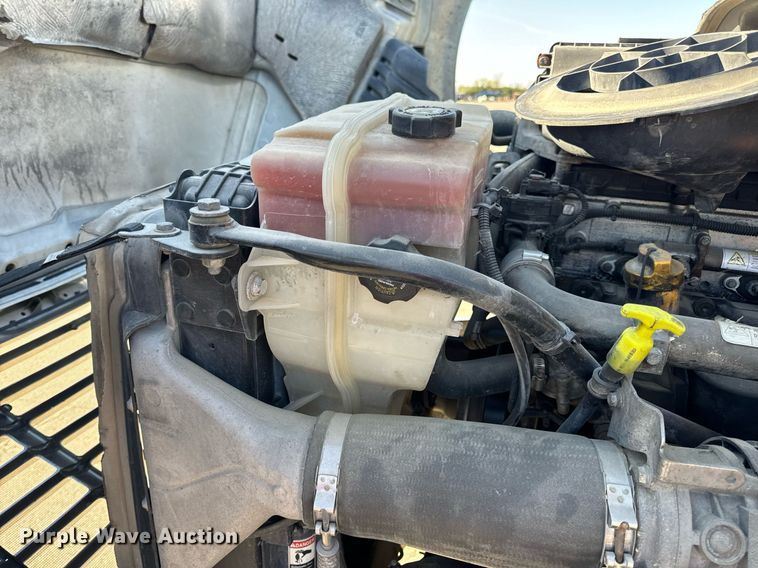 image for item DV1964 2016 Freightliner Cascadia semi truck