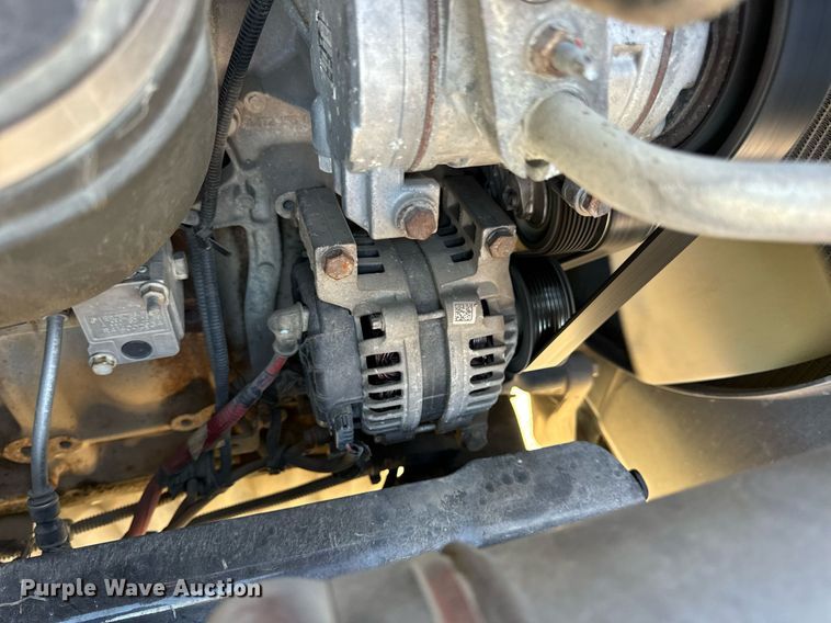 image for item DV1964 2016 Freightliner Cascadia semi truck