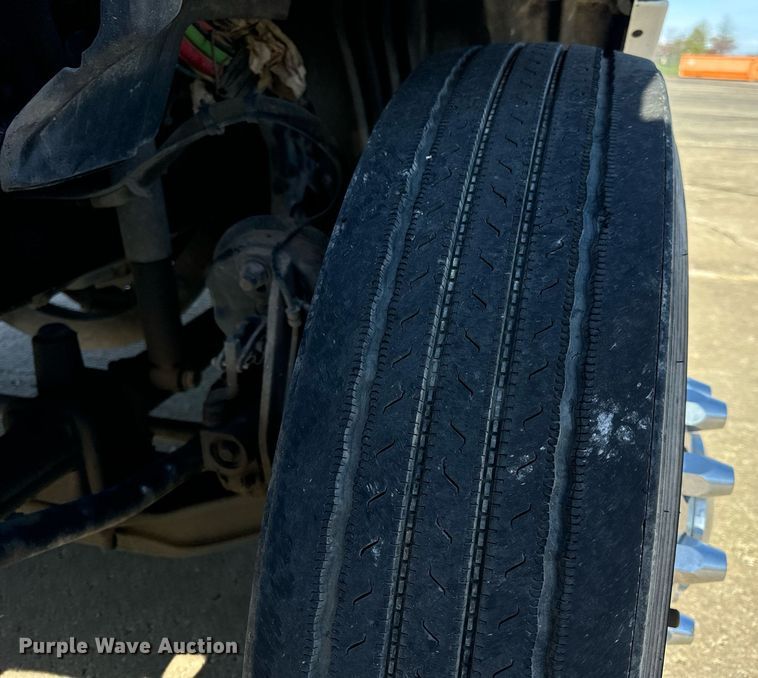 image for item DV1964 2016 Freightliner Cascadia semi truck