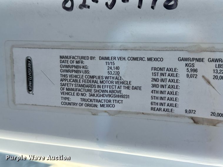 image for item DV1964 2016 Freightliner Cascadia semi truck