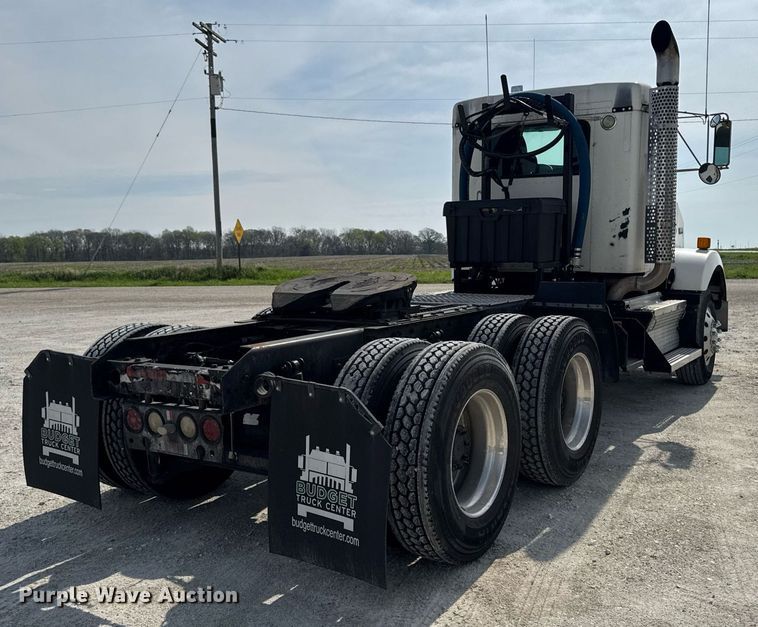 image for item DV2515 2009 Kenworth T800 semi truck