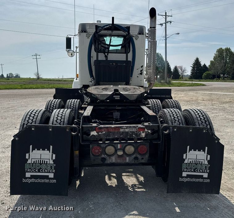 image for item DV2515 2009 Kenworth T800 semi truck