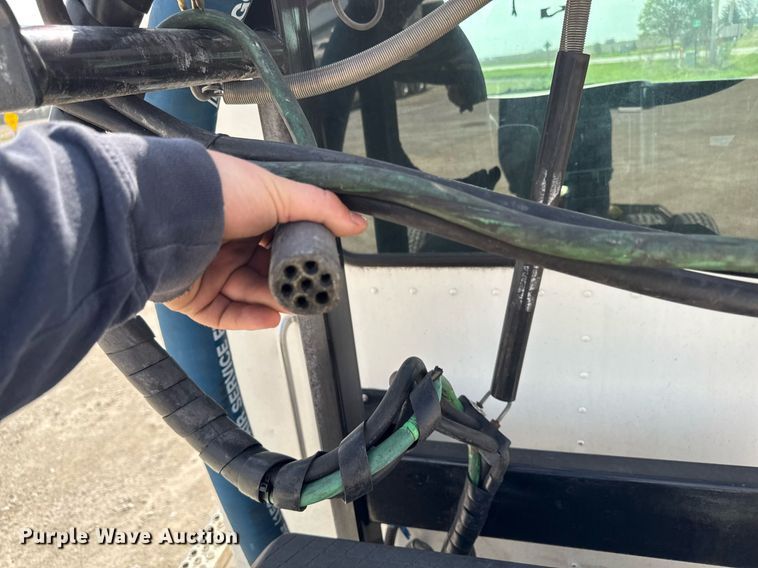 image for item DV2515 2009 Kenworth T800 semi truck