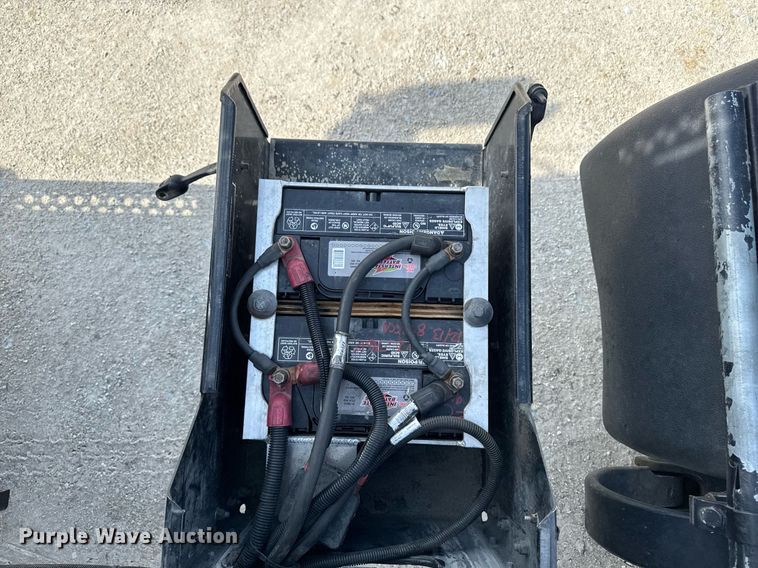 image for item DV2515 2009 Kenworth T800 semi truck