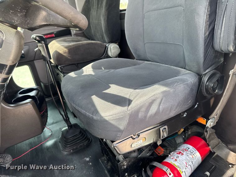 image for item DV2515 2009 Kenworth T800 semi truck