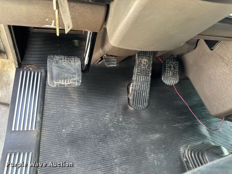 image for item DV2515 2009 Kenworth T800 semi truck