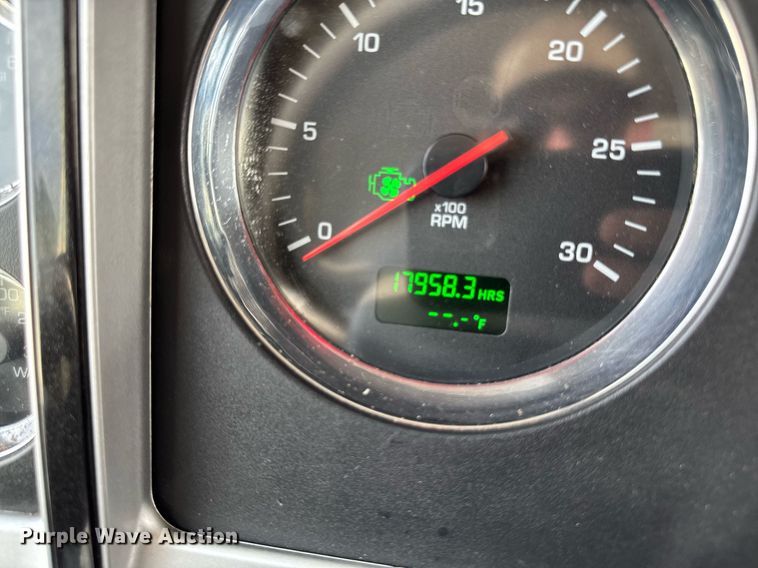 image for item DV2515 2009 Kenworth T800 semi truck