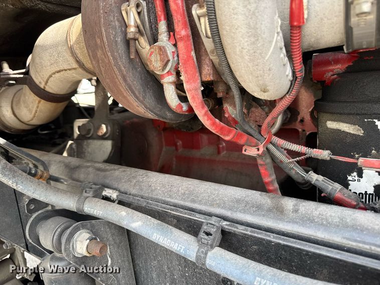 image for item DV2515 2009 Kenworth T800 semi truck