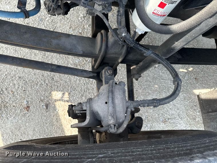 image for item DV2515 2009 Kenworth T800 semi truck