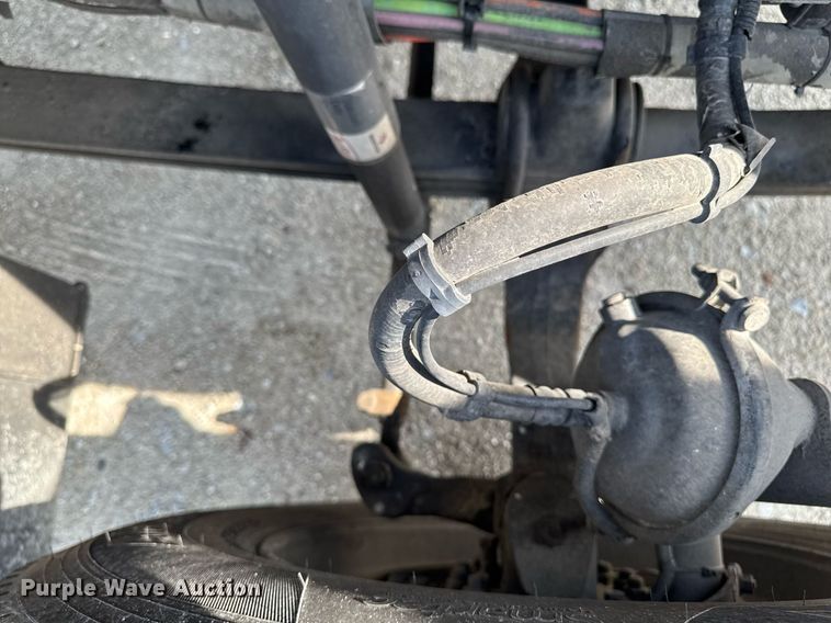 image for item DV2515 2009 Kenworth T800 semi truck