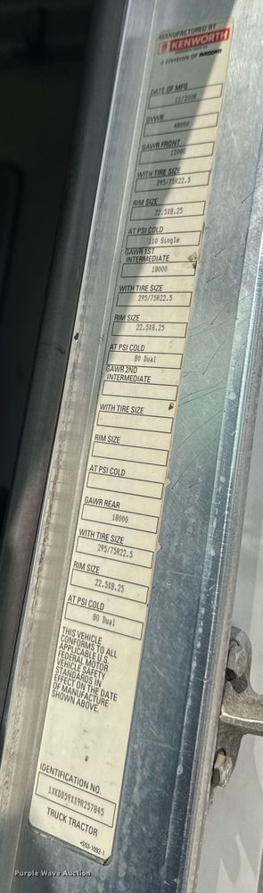 image for item DV2515 2009 Kenworth T800 semi truck