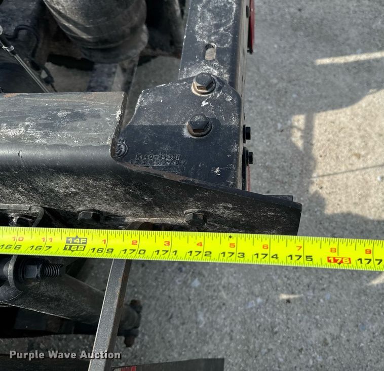 image for item DV2516 2009 Kenworth T800 semi truck