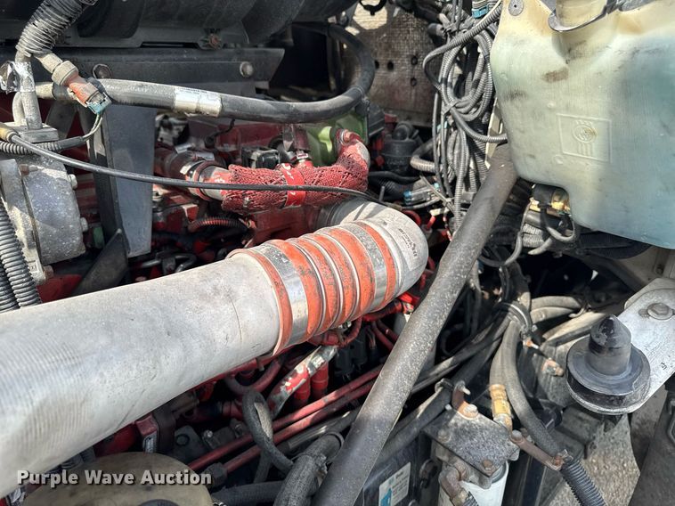 image for item DV2516 2009 Kenworth T800 semi truck