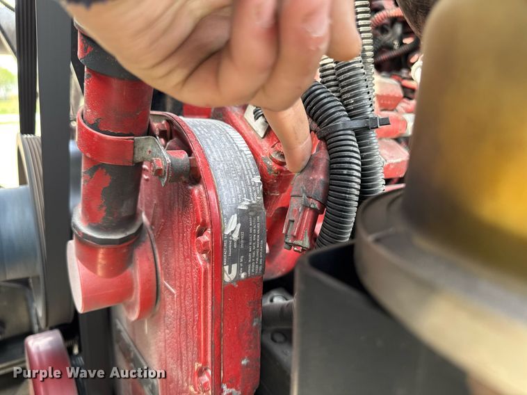 image for item DV2516 2009 Kenworth T800 semi truck