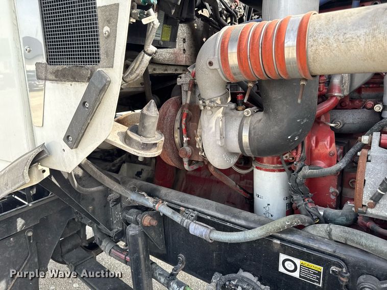 image for item DV2516 2009 Kenworth T800 semi truck