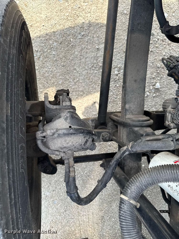 image for item DV2516 2009 Kenworth T800 semi truck