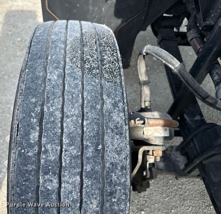 image for item DV2516 2009 Kenworth T800 semi truck