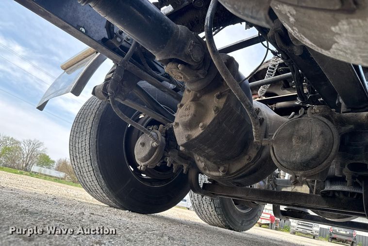 image for item DV2517 2016 Mack CXU semi truck