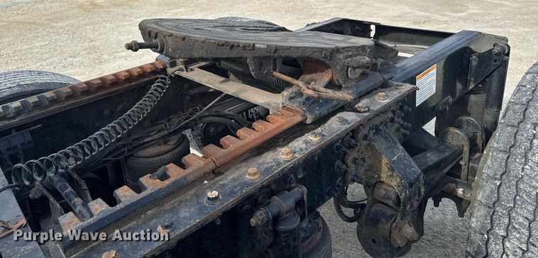 image for item DV2517 2016 Mack CXU semi truck