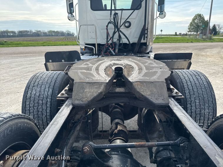 image for item DV2517 2016 Mack CXU semi truck