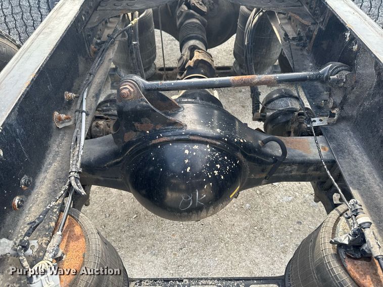 image for item DV2517 2016 Mack CXU semi truck