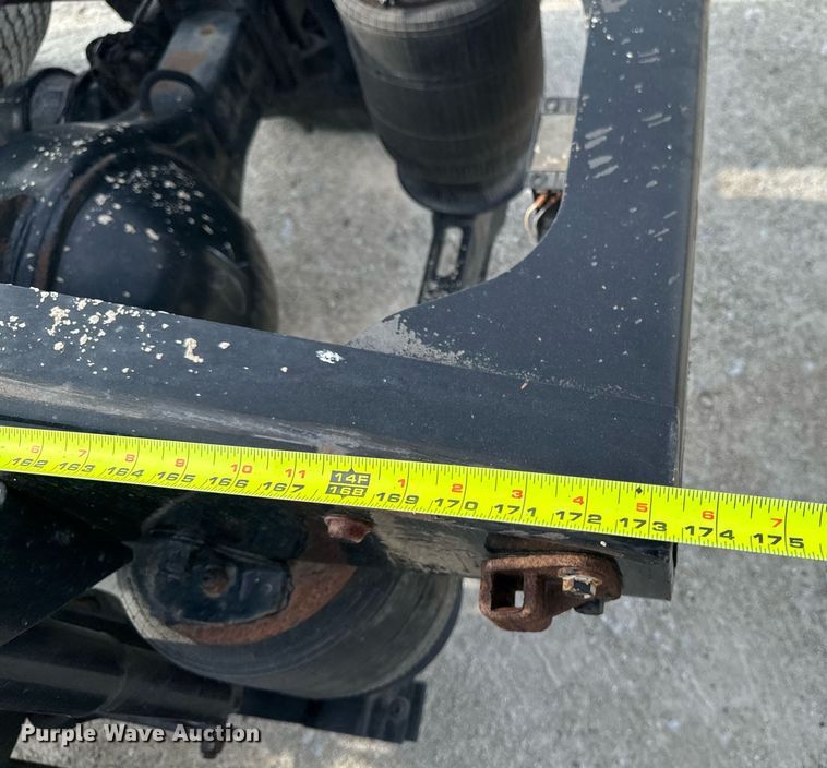 image for item DV2517 2016 Mack CXU semi truck