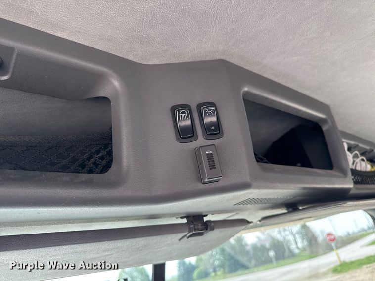 image for item DV2517 2016 Mack CXU semi truck