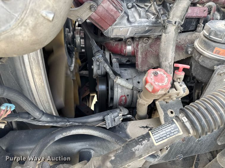 image for item DV2517 2016 Mack CXU semi truck