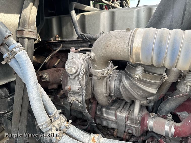 image for item DV2517 2016 Mack CXU semi truck