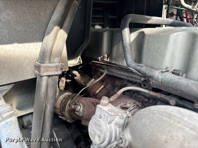 image for item DV2517 2016 Mack CXU semi truck