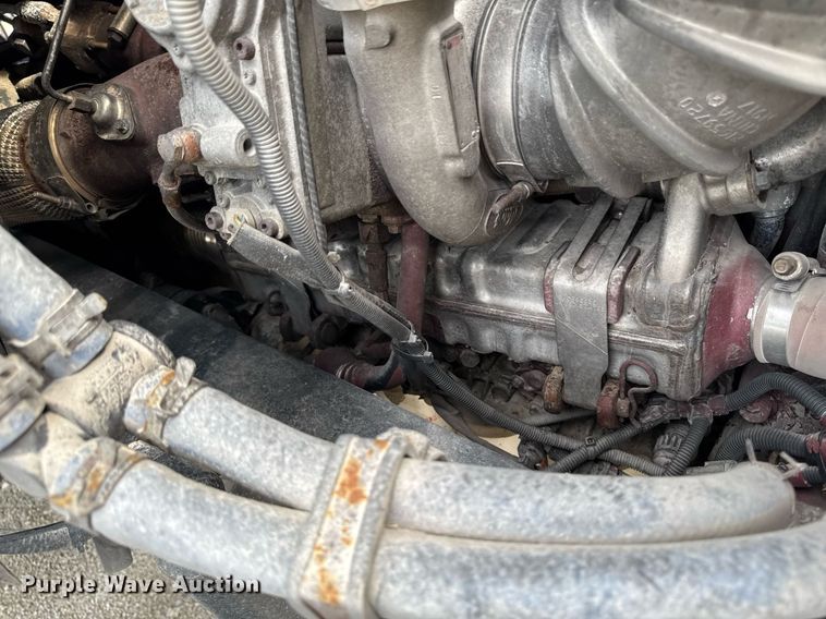 image for item DV2517 2016 Mack CXU semi truck